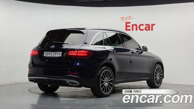 MERCEDES AMG GLC-Classe X253 GLC300 4MATIC AMG Line 2019 - photo 2 - Import Corée du Sud | International Cars