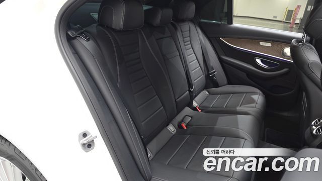 MERCEDES E-Classe W213 E250 Exclusive 2022 - photo 11 - Import Corée du Sud | International Cars