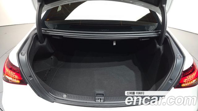 MERCEDES E-Classe W213 E250 Exclusive 2022 - photo 19 - Import Corée du Sud | International Cars