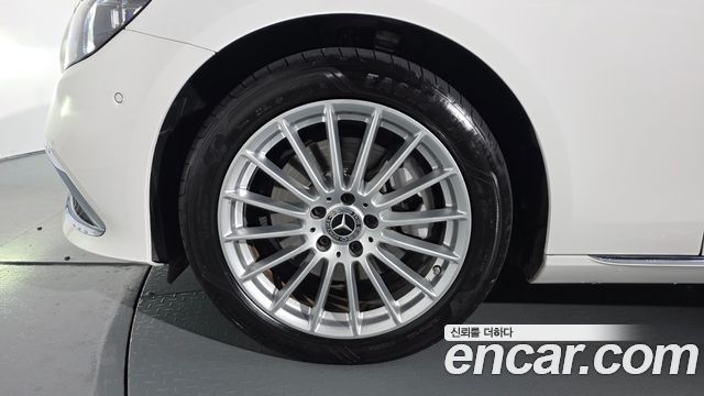 MERCEDES E-Classe W213 E250 Exclusive 2022 - photo 4 - Import Corée du Sud | International Cars