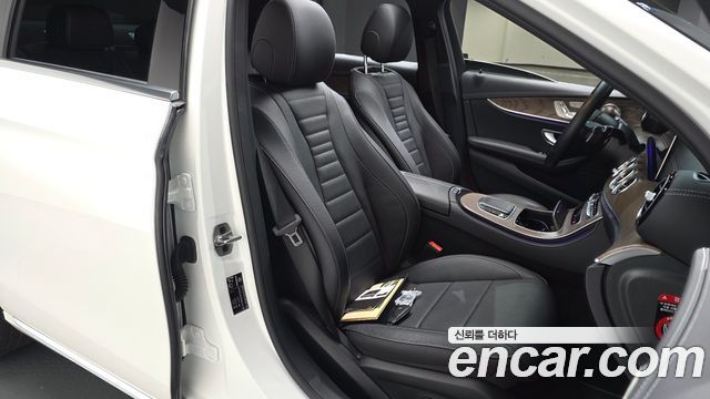 MERCEDES E-Classe W213 E250 Exclusive 2022 - photo 9 - Import Corée du Sud | International Cars