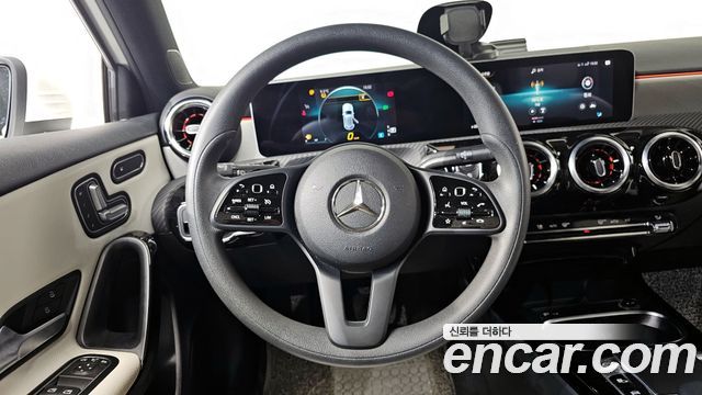 MERCEDES A-Classe W177 A220 Hatchback 2020 - photo 13 - Import Corée du Sud | International Cars