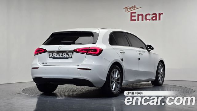 MERCEDES A-Classe W177 A220 Hatchback 2020 - photo 2 - Import Corée du Sud | International Cars