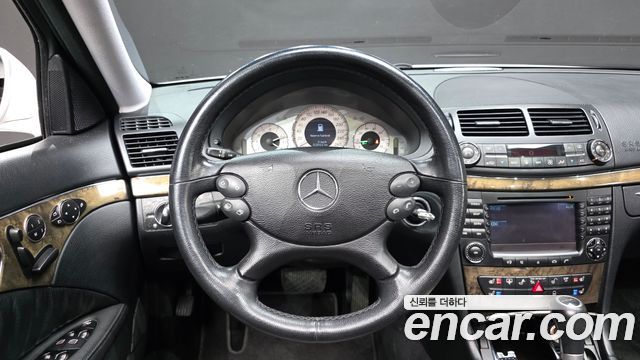 MERCEDES E-Classe W211 E350 2007 - photo 13 - Import Corée du Sud | International Cars