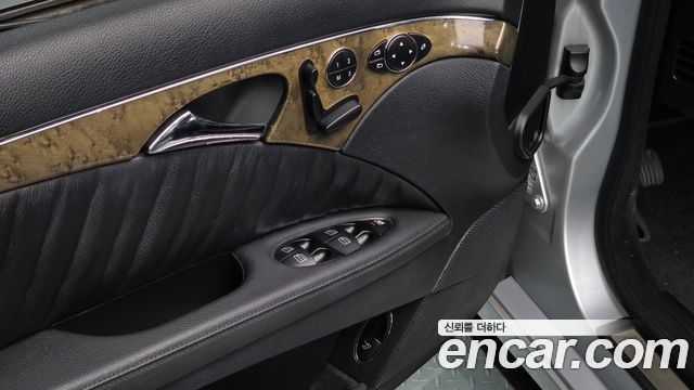 MERCEDES E-Classe W211 E350 2007 - photo 17 - Import Corée du Sud | International Cars
