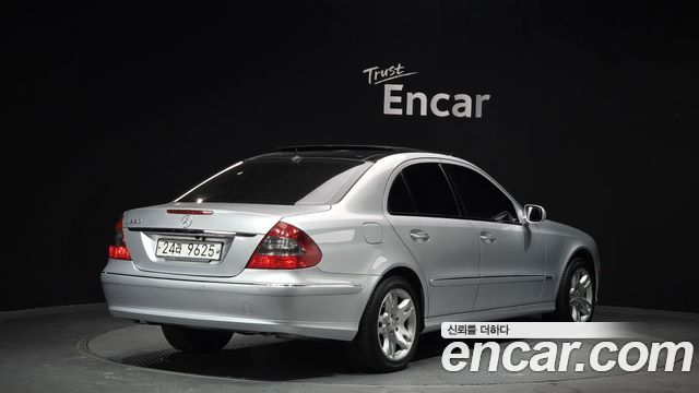 MERCEDES E-Classe W211 E350 2007 - photo 2 - Import Corée du Sud | International Cars