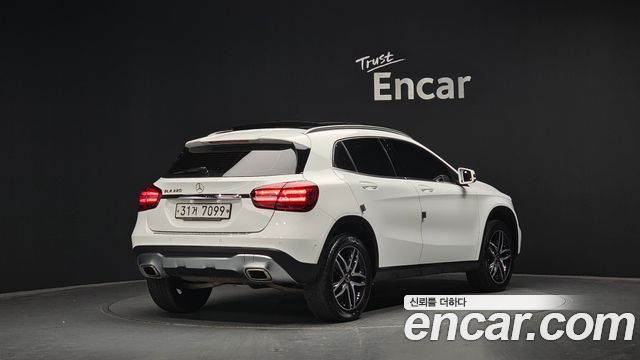 MERCEDES GLA-Classe X156 GLA220 Premium 2018 - photo 2 - Import Corée du Sud | International Cars