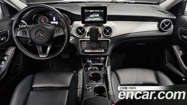 MERCEDES GLA-Classe X156 GLA220 Premium 2018 - photo 24 - Import Corée du Sud | International Cars