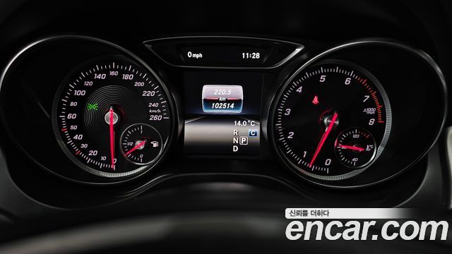 MERCEDES GLA-Classe X156 GLA220 Premium 2018 - photo 8 - Import Corée du Sud | International Cars