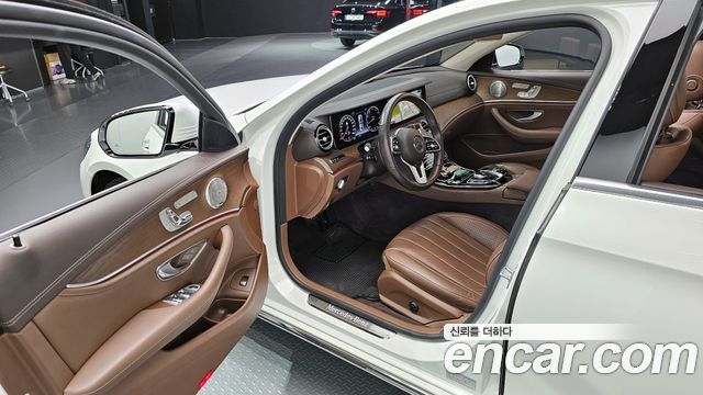 MERCEDES E-Classe W213 E300 4MATIC Exclusive 2020 - photo 11 - Import Corée du Sud | International Cars