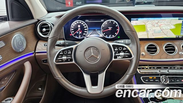 MERCEDES E-Classe W213 E300 4MATIC Exclusive 2020 - photo 13 - Import Corée du Sud | International Cars