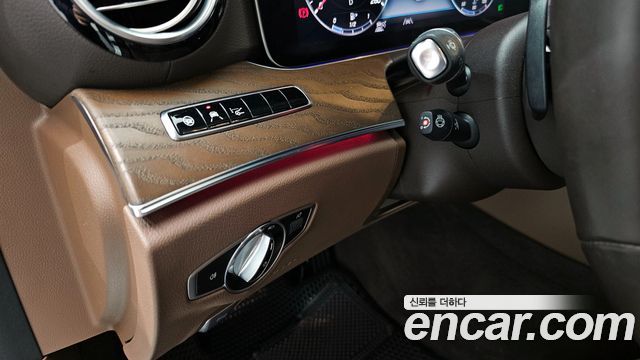 MERCEDES E-Classe W213 E300 4MATIC Exclusive 2020 - photo 16 - Import Corée du Sud | International Cars