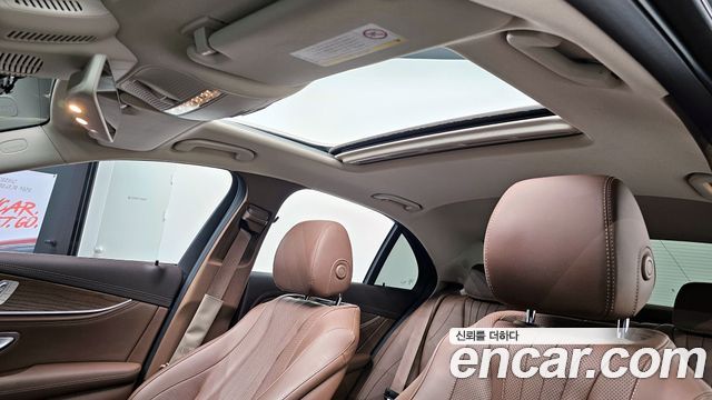 MERCEDES E-Classe W213 E300 4MATIC Exclusive 2020 - photo 18 - Import Corée du Sud | International Cars