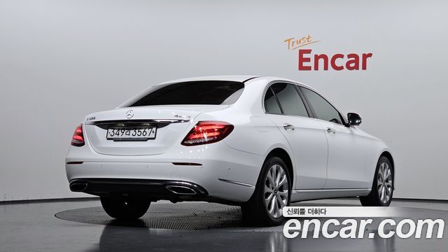 MERCEDES E-Classe W213 E300 4MATIC Exclusive 2020 - photo 2 - Import Corée du Sud | International Cars