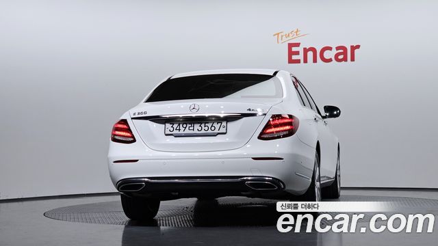 MERCEDES E-Classe W213 E300 4MATIC Exclusive 2020 - photo 4 - Import Corée du Sud | International Cars