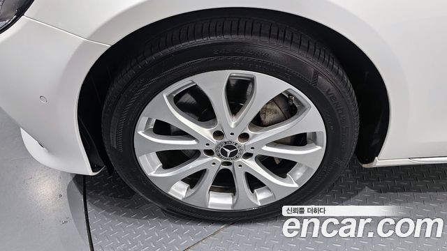 MERCEDES E-Classe W213 E300 4MATIC Exclusive 2020 - photo 5 - Import Corée du Sud | International Cars