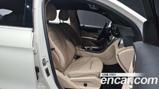 MERCEDES GLC-Classe X253 GLC300 4MATIC Coupé 2019 - photo 10 - Import Corée du Sud | International Cars