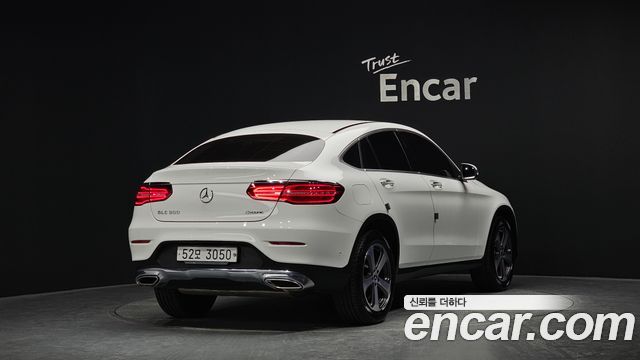 MERCEDES GLC-Classe X253 GLC300 4MATIC Coupé 2019 - photo 2 - Import Corée du Sud | International Cars