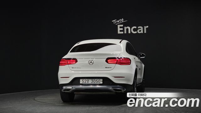 MERCEDES GLC-Classe X253 GLC300 4MATIC Coupé 2019 - photo 4 - Import Corée du Sud | International Cars