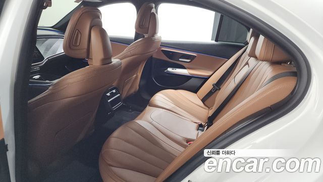 MERCEDES E-Classe W214 E200 Avantgarde 2024 - photo 27 - Import Corée du Sud | International Cars