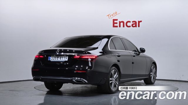 MERCEDES E-Classe W213 E250 Avantgarde 2023 - photo 2 - Import Corée du Sud | International Cars