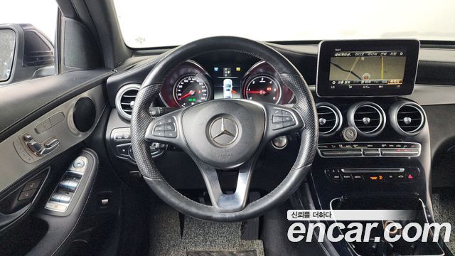 MERCEDES GLC-Classe X253 GLC220 d 4MATIC Premium Coupé 2018 - photo 19 - Import Corée du Sud | International Cars