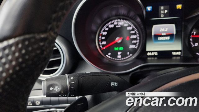 MERCEDES GLC-Classe X253 GLC220 d 4MATIC Premium Coupé 2018 - photo 36 - Import Corée du Sud | International Cars