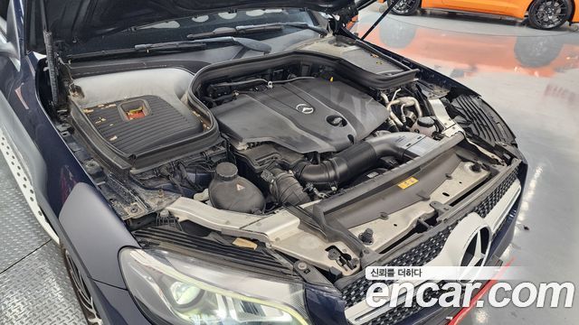 MERCEDES GLC-Classe X253 GLC220 d 4MATIC Premium Coupé 2018 - photo 6 - Import Corée du Sud | International Cars
