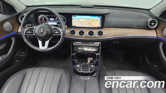 MERCEDES E-Classe W213 E300 4MATIC Exclusive 2020 - photo 10 - Import Corée du Sud | International Cars