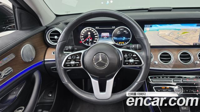 MERCEDES E-Classe W213 E300 4MATIC Exclusive 2020 - photo 19 - Import Corée du Sud | International Cars