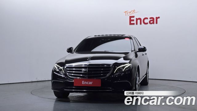 MERCEDES E-Classe W213 E300 4MATIC Exclusive 2020 - photo 3 - Import Corée du Sud | International Cars