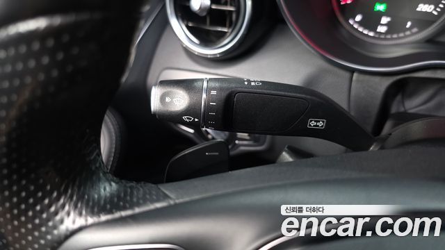 MERCEDES C-Classe W205 C220 블루텍 Avantgarde 2015 - photo 17 - Import Corée du Sud | International Cars