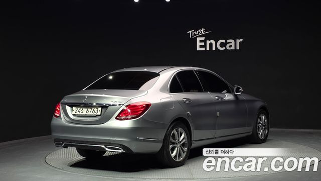 MERCEDES C-Classe W205 C220 블루텍 Avantgarde 2015 - photo 2 - Import Corée du Sud | International Cars