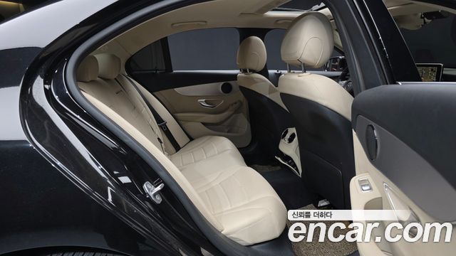 MERCEDES C-Classe W205 C220 d Avantgarde 2017 - photo 11 - Import Corée du Sud | International Cars