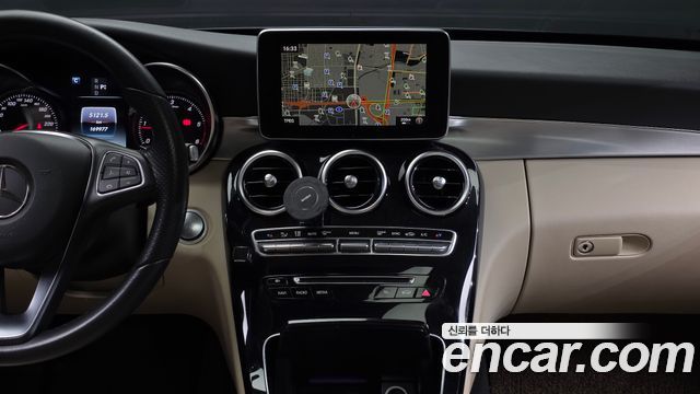 MERCEDES C-Classe W205 C220 d Avantgarde 2017 - photo 12 - Import Corée du Sud | International Cars