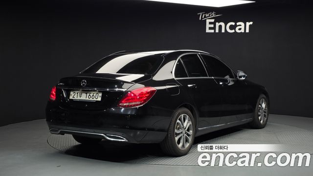 MERCEDES C-Classe W205 C220 d Avantgarde 2017 - photo 2 - Import Corée du Sud | International Cars