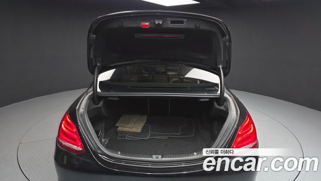 MERCEDES C-Classe W205 C220 d Avantgarde 2017 - photo 20 - Import Corée du Sud | International Cars