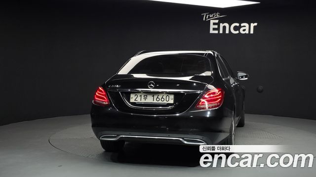 MERCEDES C-Classe W205 C220 d Avantgarde 2017 - photo 4 - Import Corée du Sud | International Cars