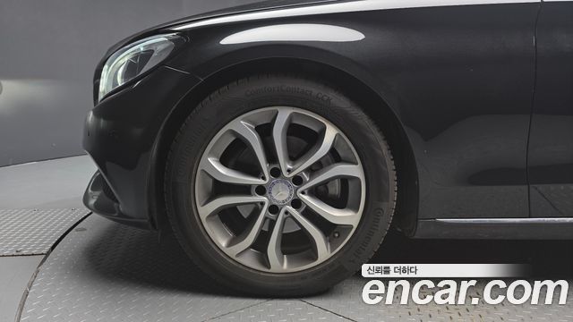 MERCEDES C-Classe W205 C220 d Avantgarde 2017 - photo 5 - Import Corée du Sud | International Cars