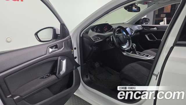 PEUGEOT 308 2세대 1.6 BlueHDi 알뤼르 2015 - photo 10 - Import Corée du Sud | International Cars