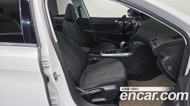 PEUGEOT 308 2세대 1.6 BlueHDi 알뤼르 2015 - photo 11 - Import Corée du Sud | International Cars