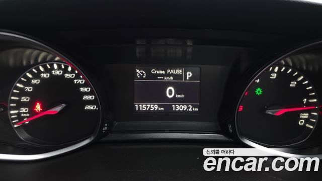 PEUGEOT 308 2세대 1.6 BlueHDi 알뤼르 2015 - photo 8 - Import Corée du Sud | International Cars