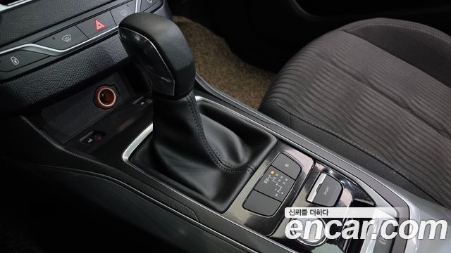 PEUGEOT 308 2세대 1.6 BlueHDi 알뤼르 2015 - photo 9 - Import Corée du Sud | International Cars
