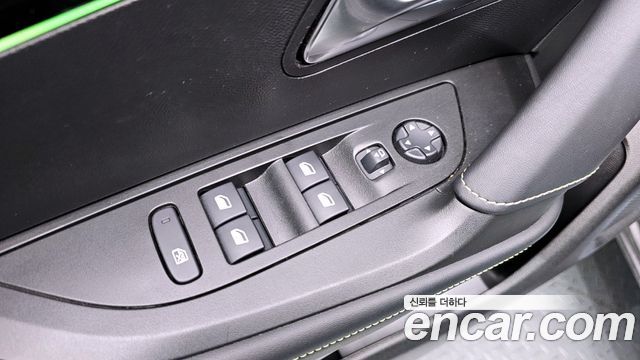 PEUGEOT 2008 2세대 1.5 BlueHDi GT 2023 - photo 27 - Import Corée du Sud | International Cars