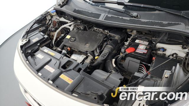 PEUGEOT 5008 2세대 1.5 BlueHDi GT Line 2020 - photo 6 - Import Corée du Sud | International Cars