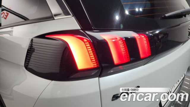 PEUGEOT 5008 2세대 1.5 BlueHDi GT Line 2020 - photo 9 - Import Corée du Sud | International Cars