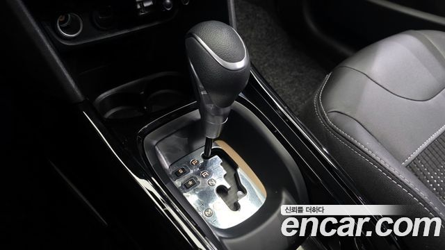 PEUGEOT 2008 1.5 BlueHDi 알뤼르 2019 - photo 12 - Import Corée du Sud | International Cars