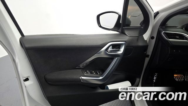 PEUGEOT 2008 1.5 BlueHDi 알뤼르 2019 - photo 14 - Import Corée du Sud | International Cars