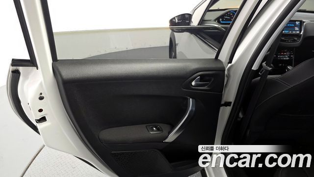 PEUGEOT 2008 1.5 BlueHDi 알뤼르 2019 - photo 15 - Import Corée du Sud | International Cars