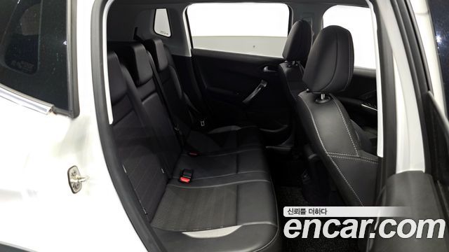 PEUGEOT 2008 1.5 BlueHDi 알뤼르 2019 - photo 17 - Import Corée du Sud | International Cars